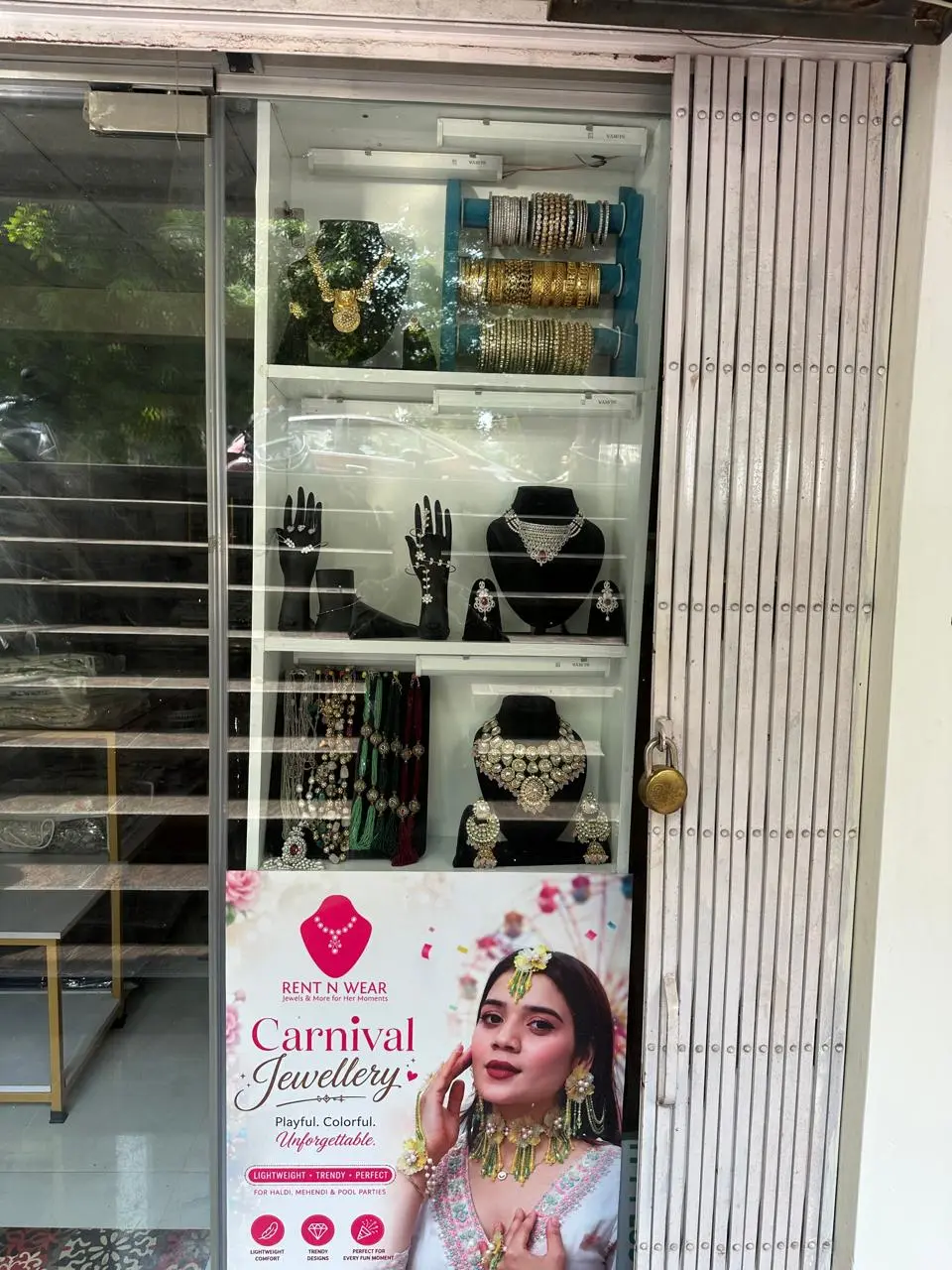 Rent N Wear storefront jewellery display