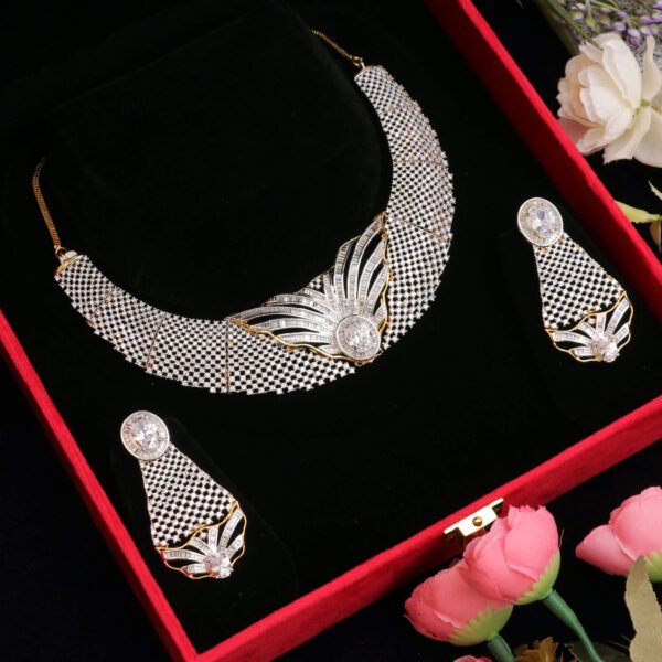 Dazzling Silver Elegance Cocktail Jewellery Set for Rent - Sparkle in Style!