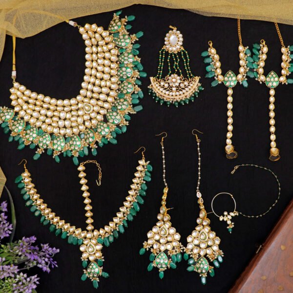 Enchanting Green Meadows Bridal Jewellery Set for Rent - Elegance Redefined!